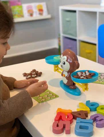 Juego de matemáticas de balanza de monos Montessoridays™ — detalles del juego y del producto