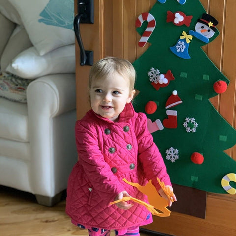 Montessoridays™ Kids Felt Christmas Tree — play and product details