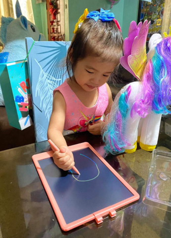 Montessoridays™ Creative LCD Drawing Tablet — play and product details